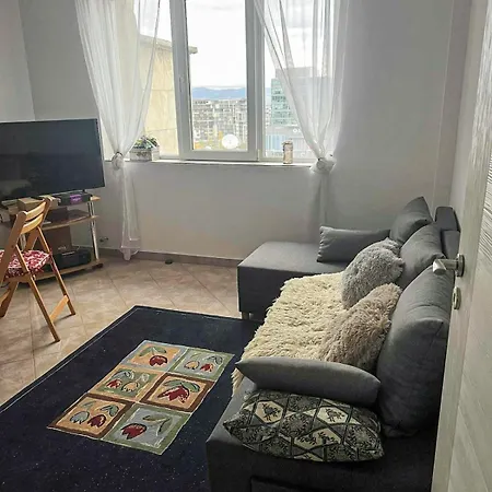 Angels Loft Opposite The Mall Апартаменты *